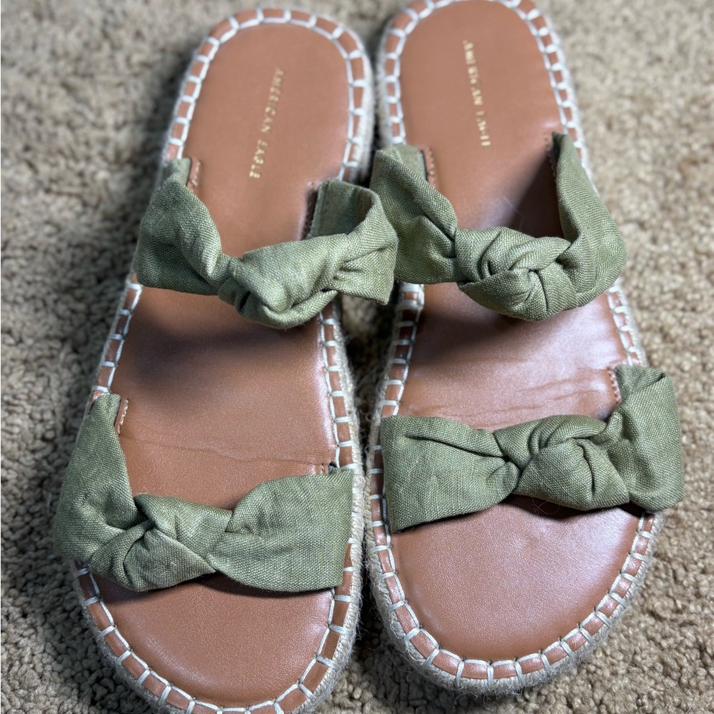 American Eagle Outfitters Olive Knot Woman’s 8 Sandals